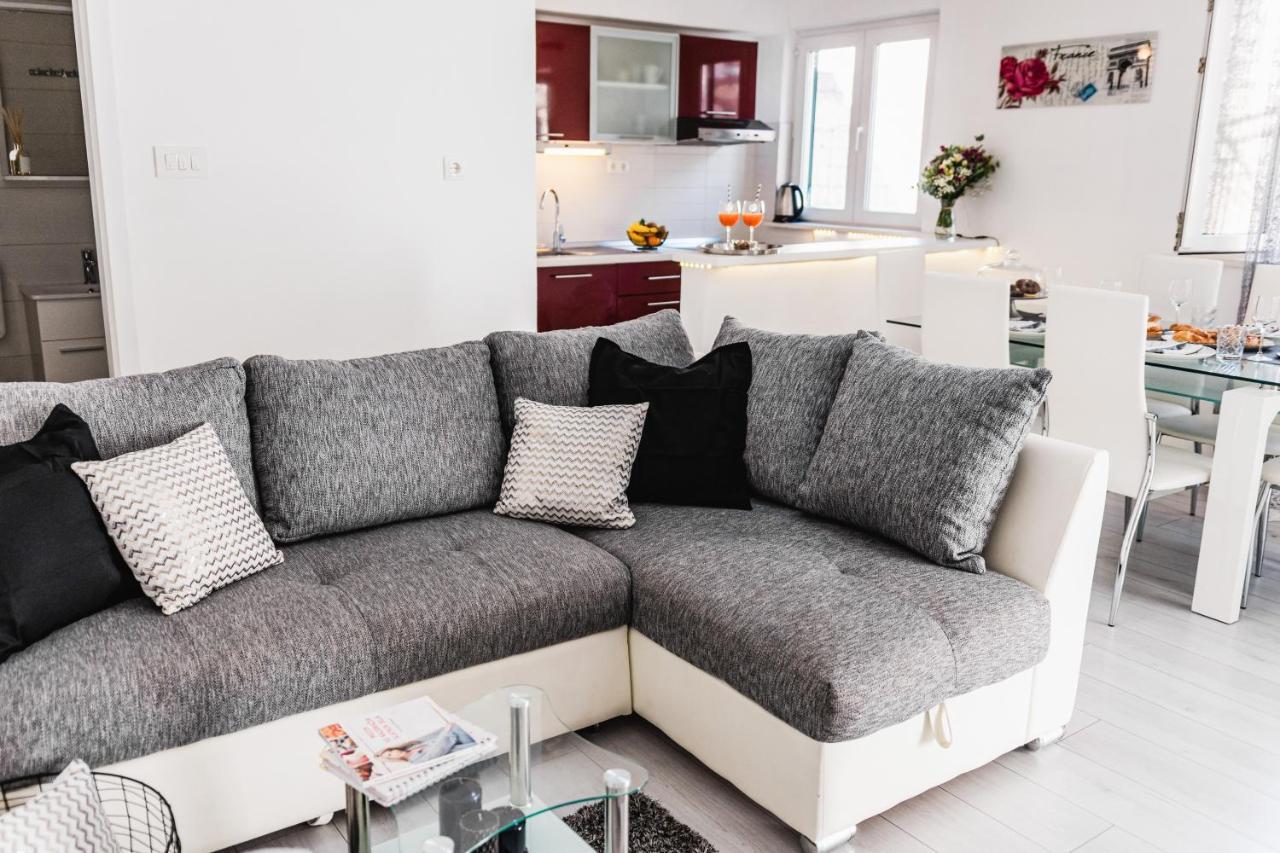 Holiday Home Marina Рогозница Экстерьер фото